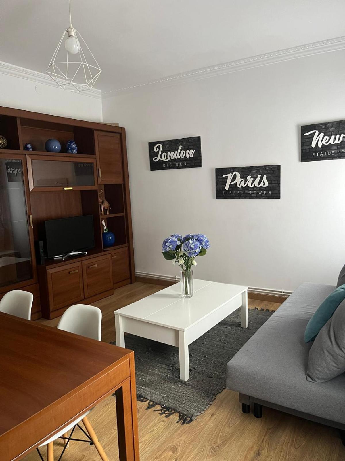 Ferienwohnung Bajo Al Lado Del Ayuntamiento Santander Exterior foto